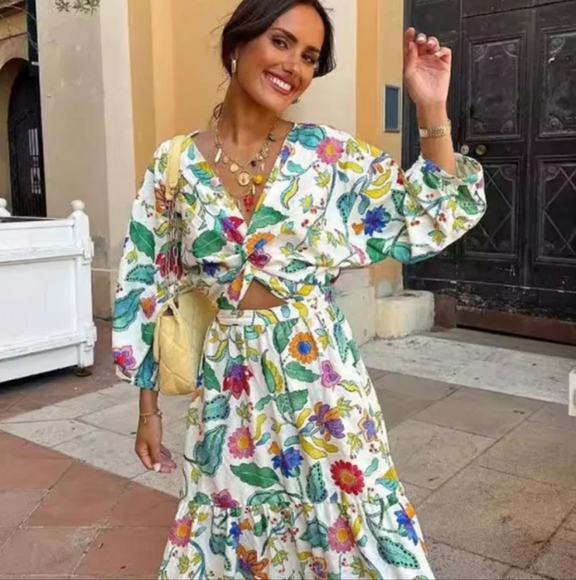Sunday Up Dresses & Skirts - 💥NEW Sunday Up Lantern Sleeve Floral Print